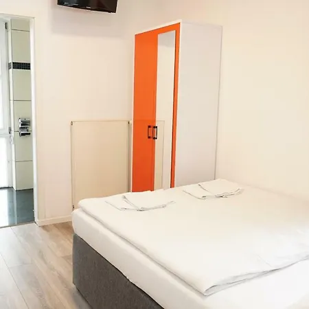 Check In Hotell