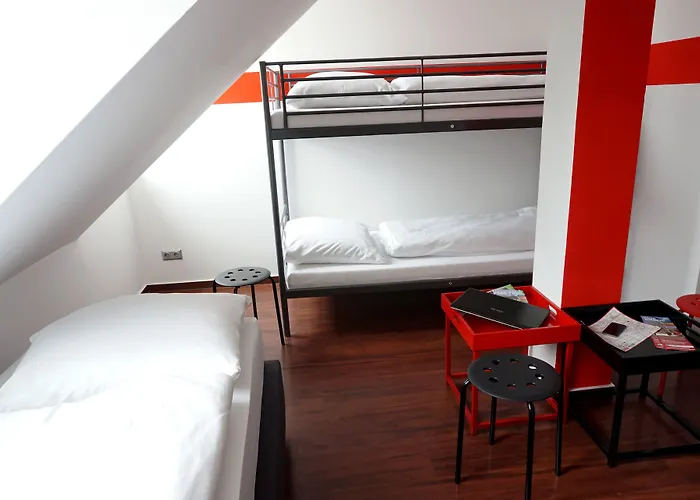 Check In 2* Шёнефельд