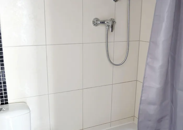 Check In 2* Шёнефельд