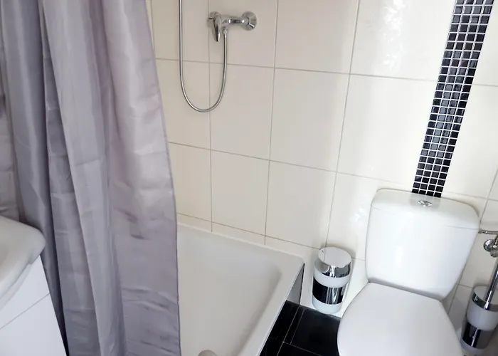 Check In 2* Шёнефельд