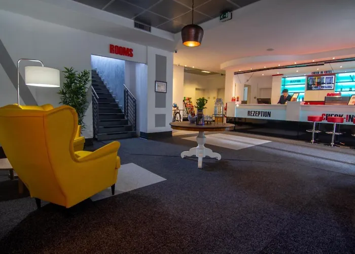 Check In 2* Шёнефельд