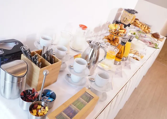 Check In Отель Шёнефельд