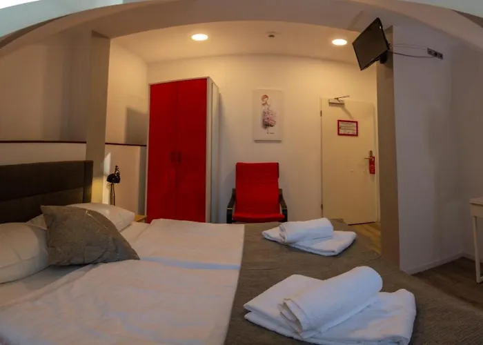 Check In 2* Шёнефельд