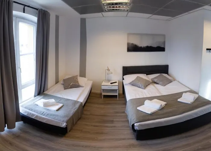 Check In 2* Шёнефельд