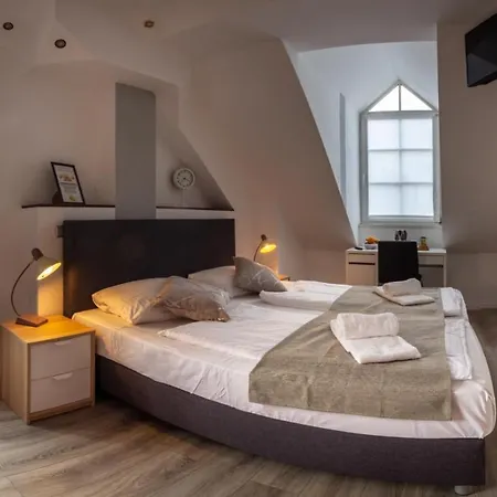 מלון Check In שונפלד